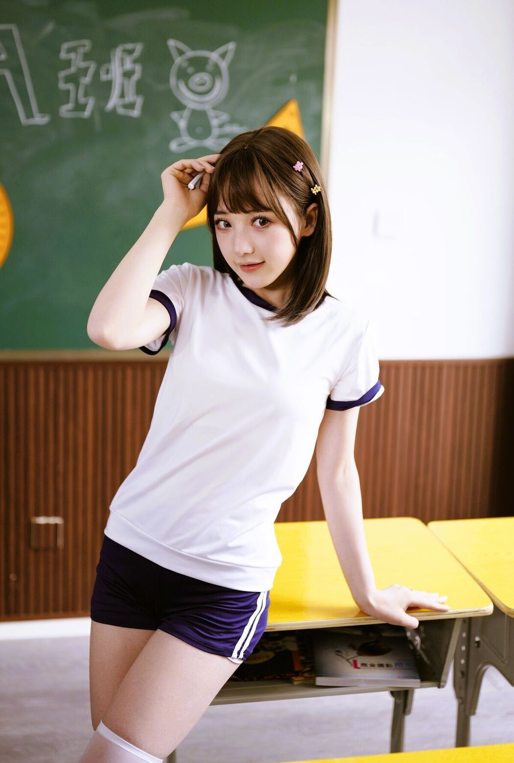 YiTuYu艺图语 Vol.6812 Zhi Shi