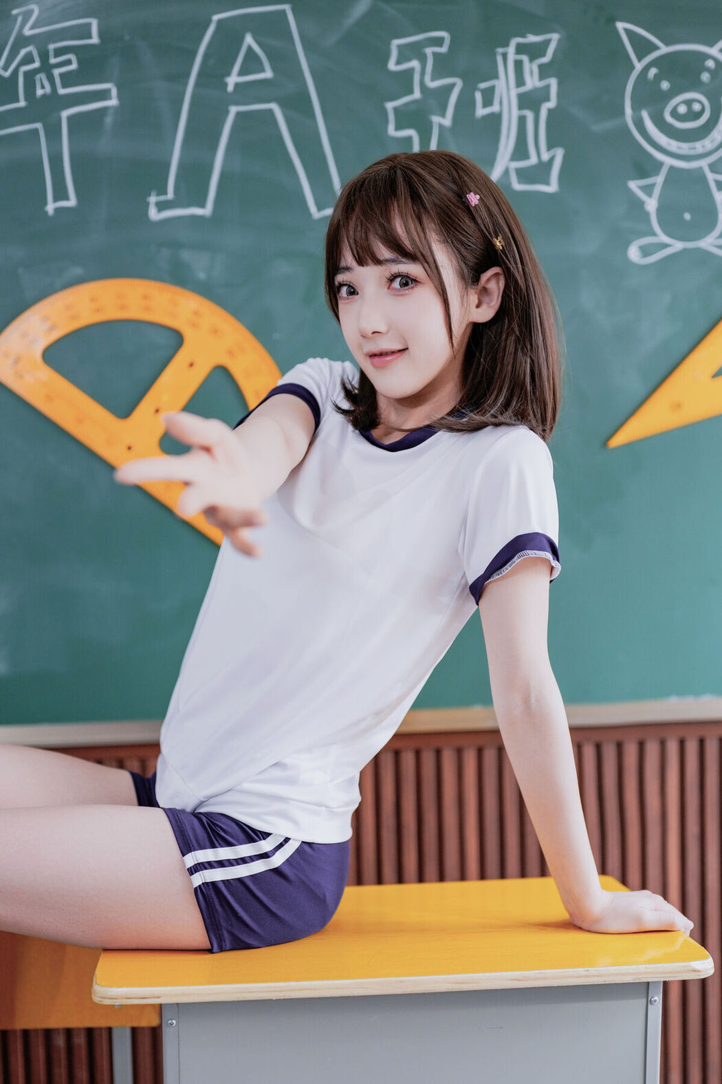YiTuYu艺图语 Vol.6812 Zhi Shi