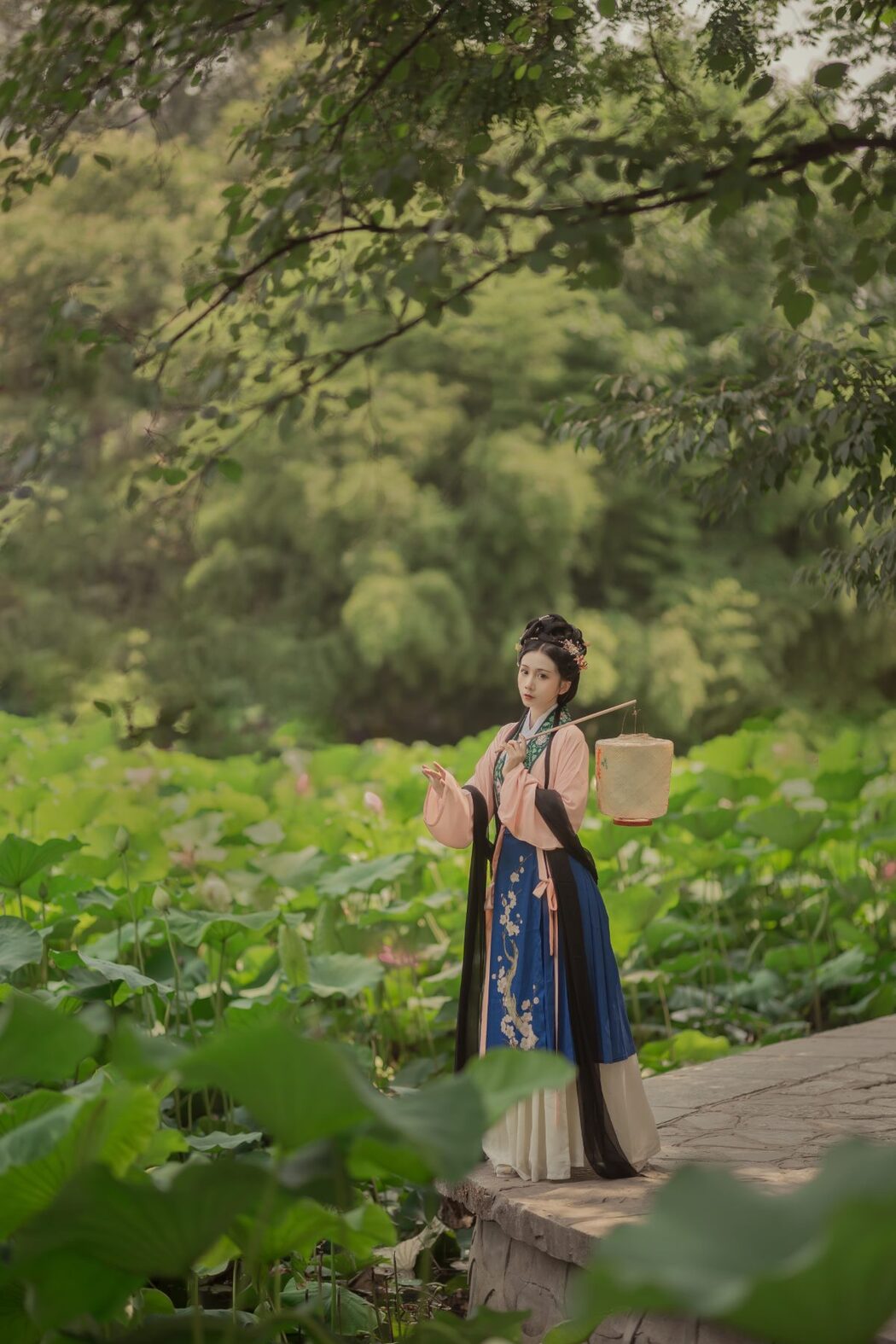YiTuYu艺图语 Vol.603 Lu Lu Zi