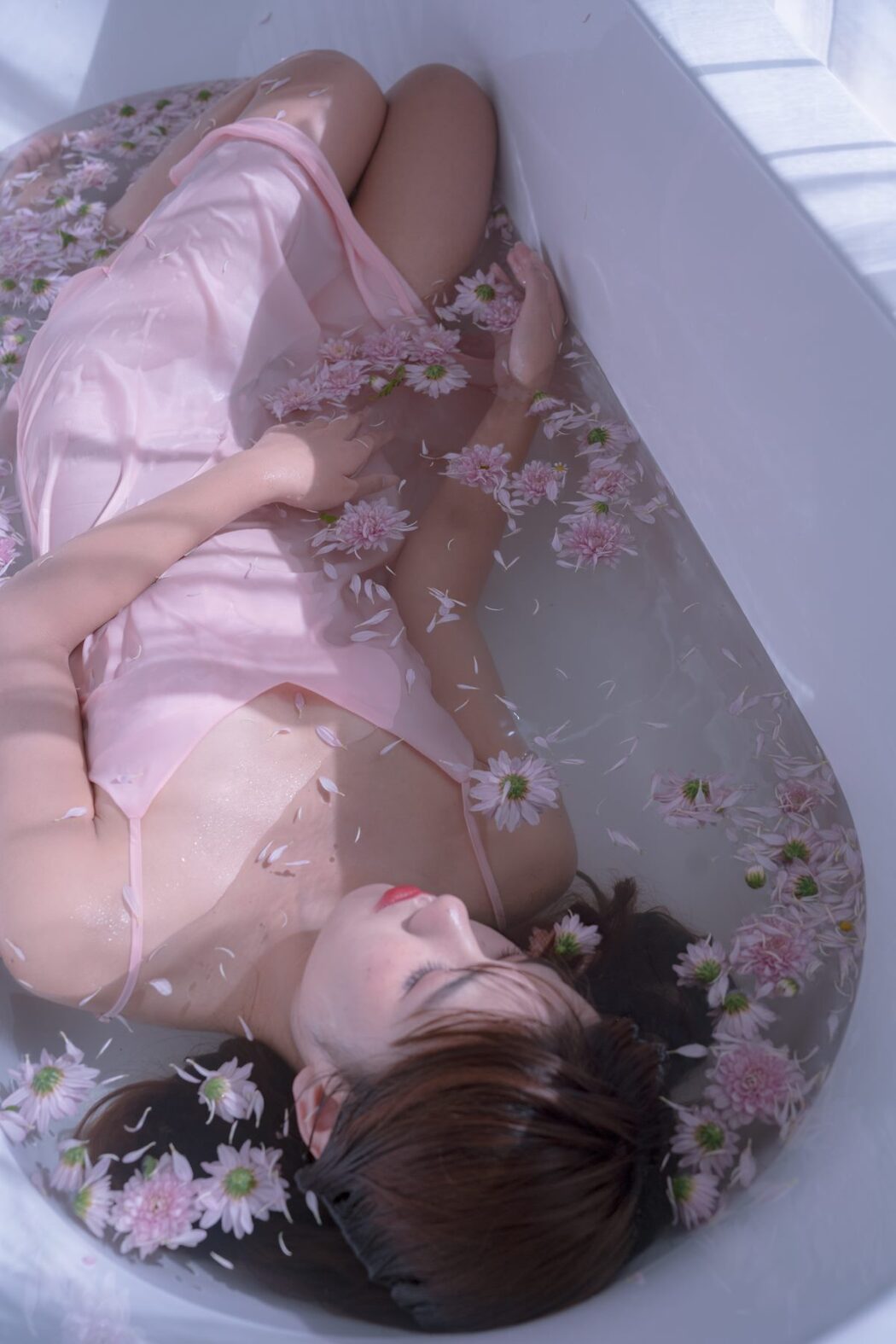 YiTuYu艺图语 Vol.558 Luo Zhi