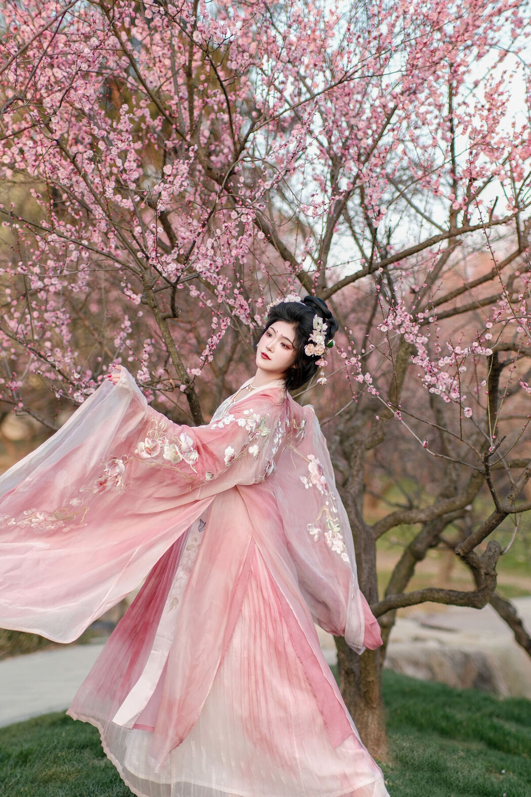 YiTuYu艺图语 Vol.6819 Kailin Jiang