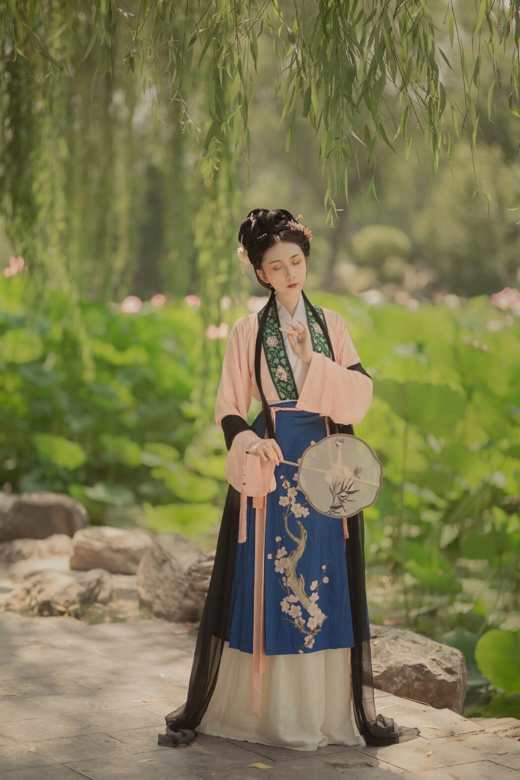 YiTuYu艺图语 Vol.603 Lu Lu Zi