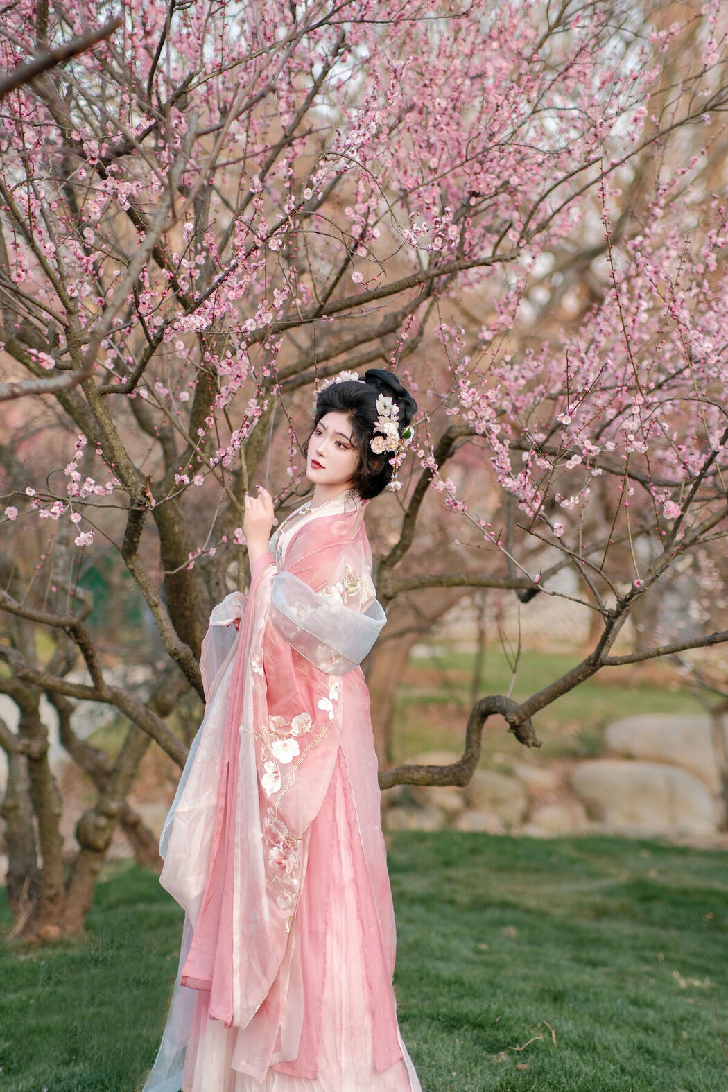 YiTuYu艺图语 Vol.6819 Kailin Jiang