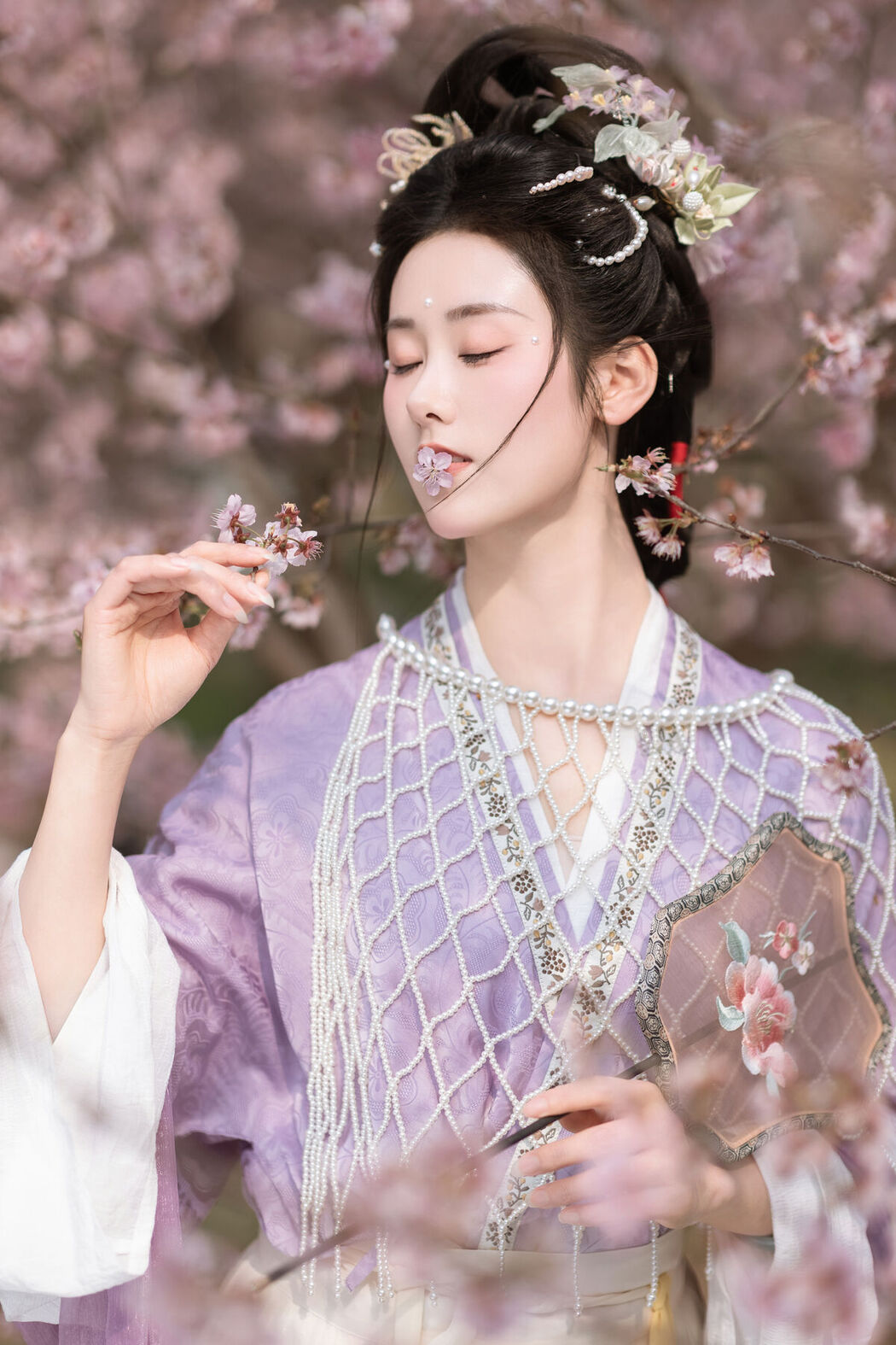 YiTuYu艺图语 Vol.6800 Ren Jian Yue-su Chen