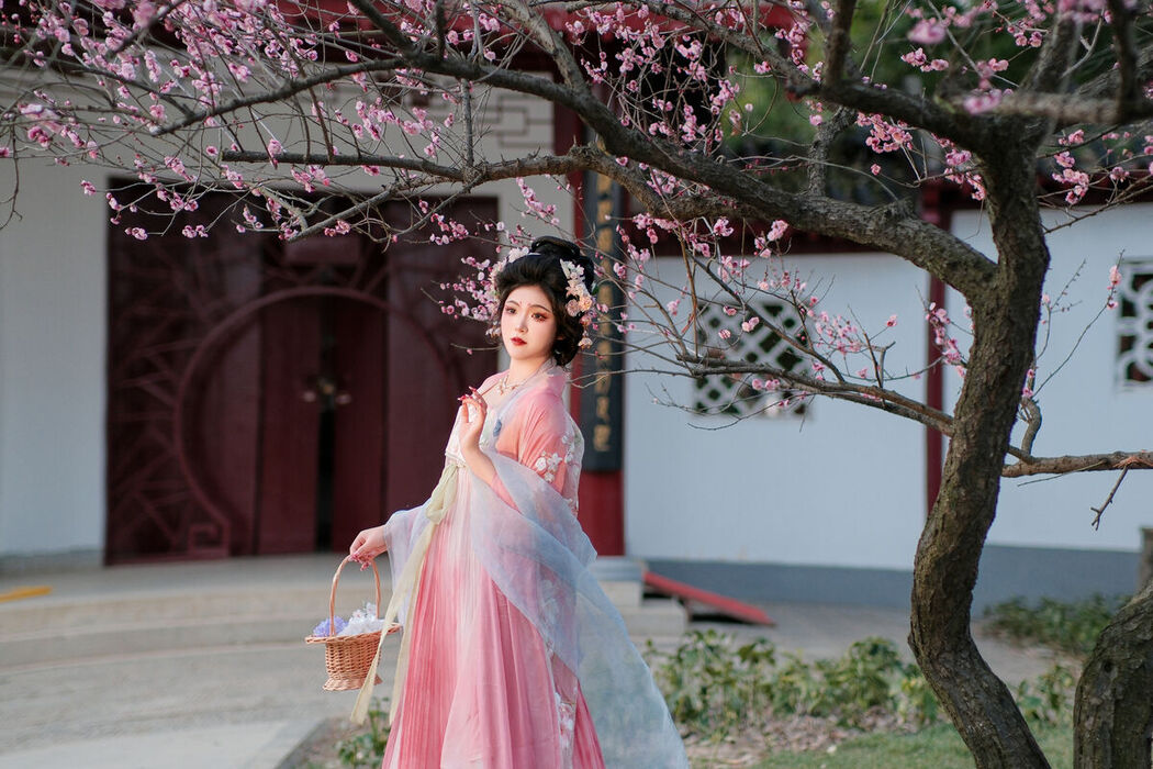 YiTuYu艺图语 Vol.6819 Kailin Jiang
