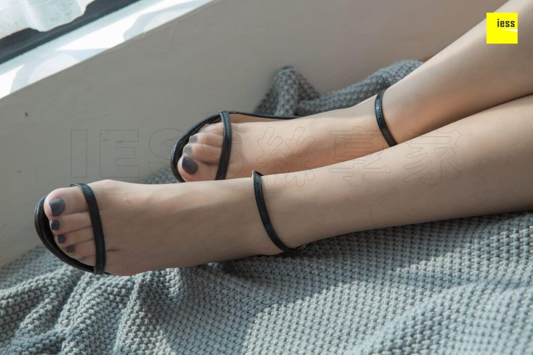 IESS异思趣向 SXJ.353 Zi Zi