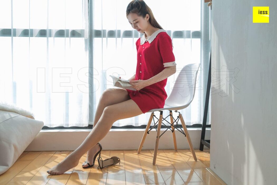 IESS异思趣向 SXJ.353 Zi Zi
