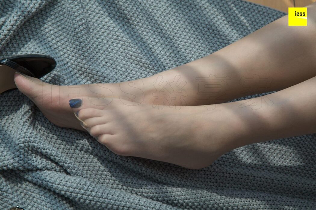 IESS异思趣向 SXJ.353 Zi Zi