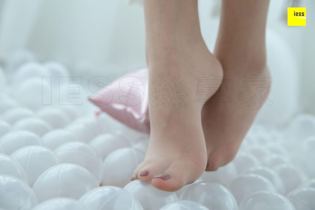 IESS异思趣向 SXJ.349 Qi Qi
