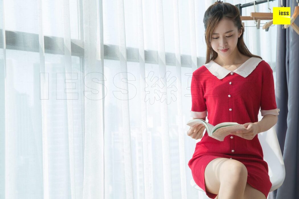 IESS异思趣向 SXJ.353 Zi Zi