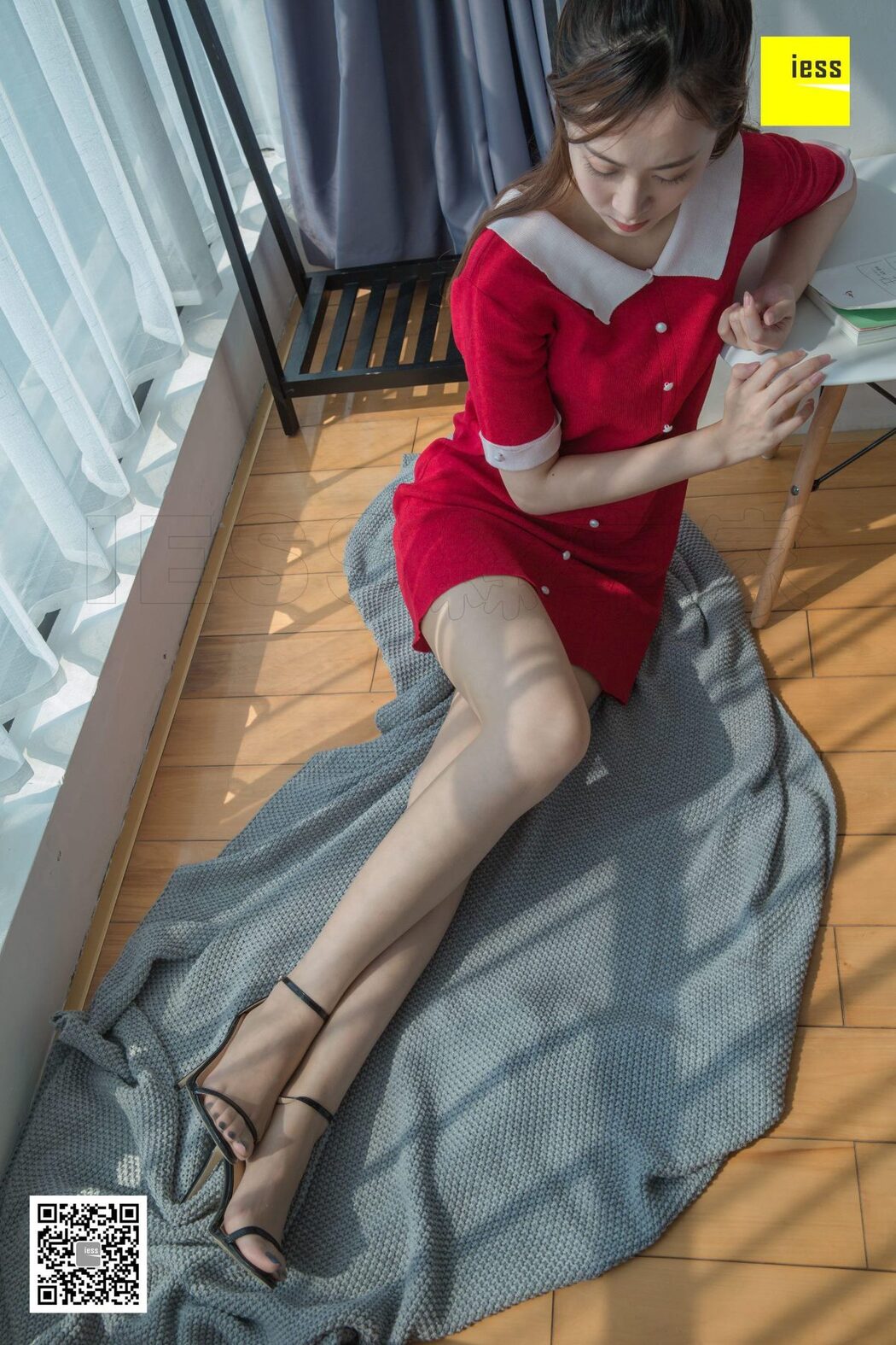 IESS异思趣向 SXJ.353 Zi Zi