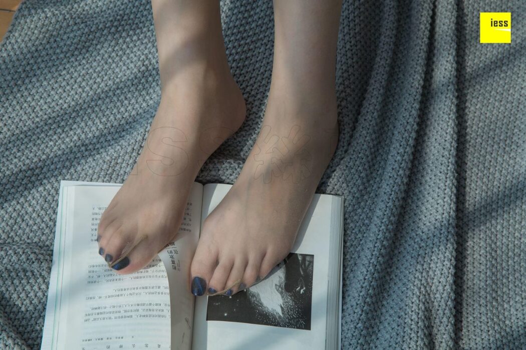 IESS异思趣向 SXJ.353 Zi Zi