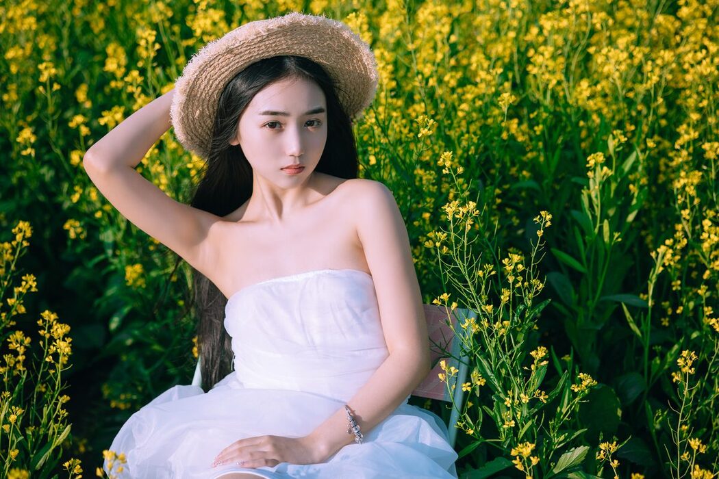 YiTuYu艺图语 Vol.4426 Yi Yu He Bao Dan