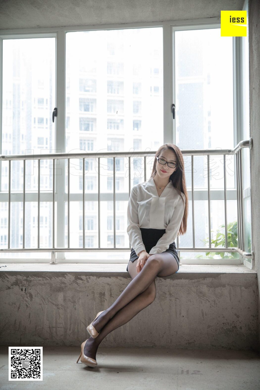 IESS异思趣向 SXJ.T044 Yun Zhi
