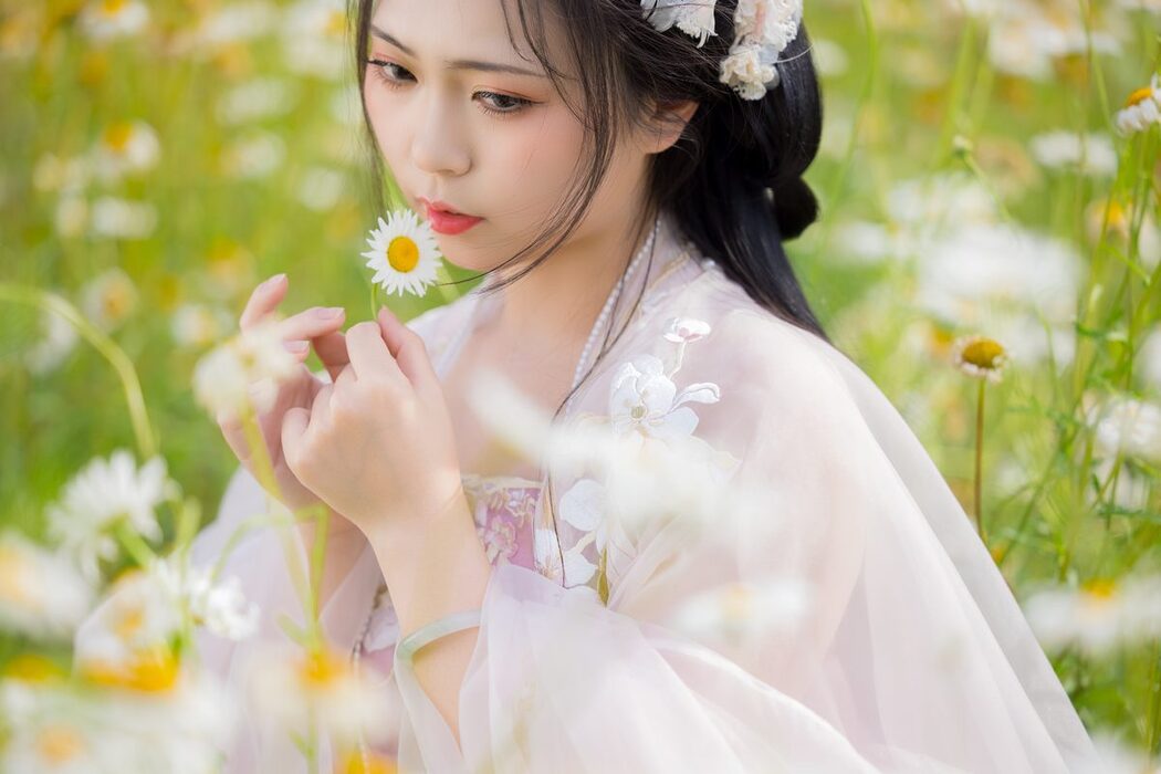 YiTuYu艺图语 Vol.4383 Qian Mo Hong Chen