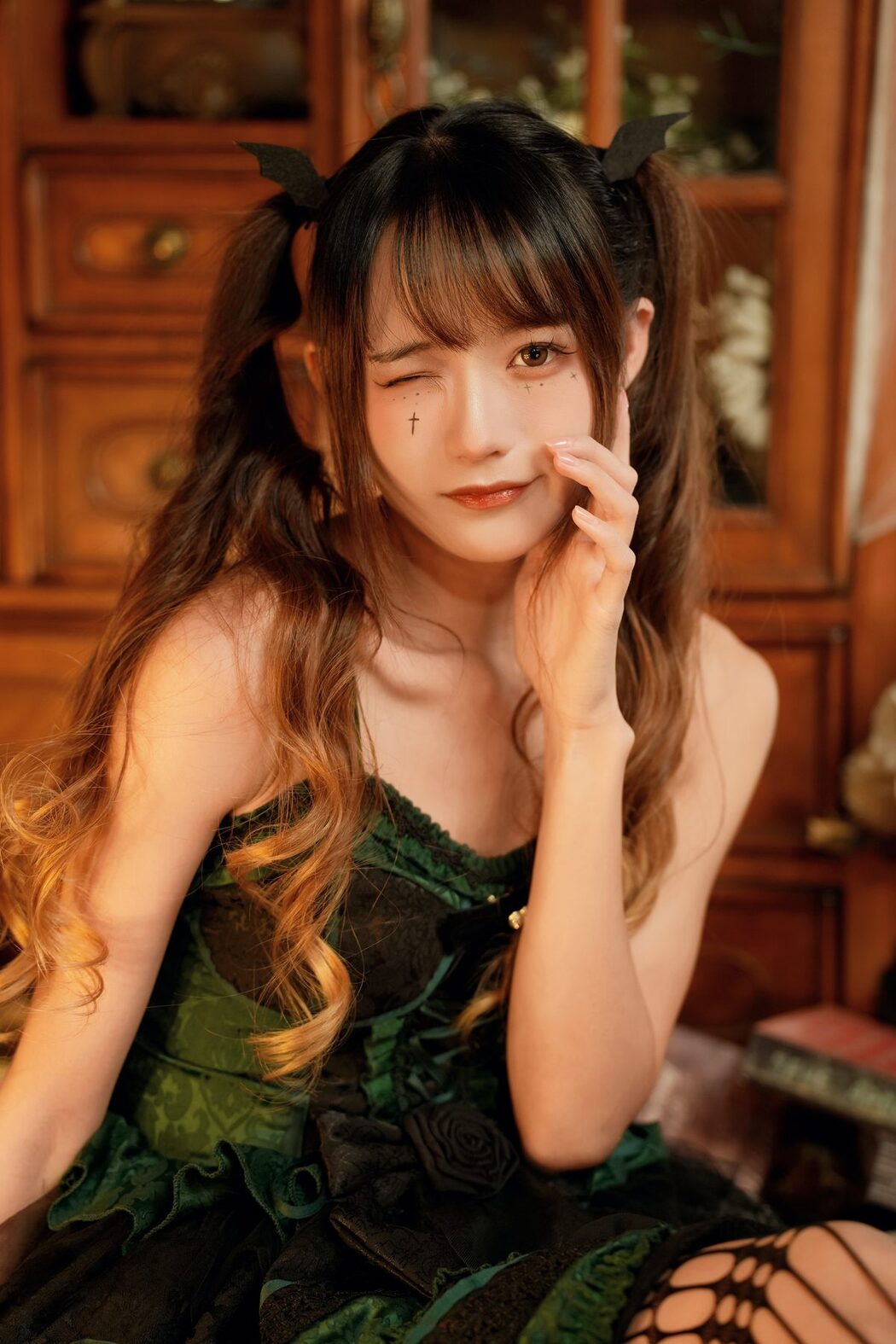 YiTuYu艺图语 Vol.4380 Tu Zi Zzz Bu Chi Hu Luo Bo