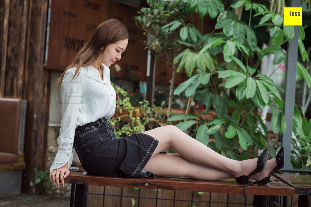 IESS异思趣向 SXJ.382 Zi Zi