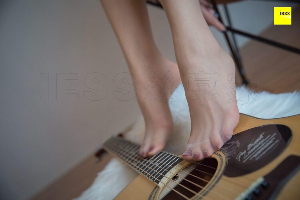 IESS异思趣向 SXJ.380 Qi Qi