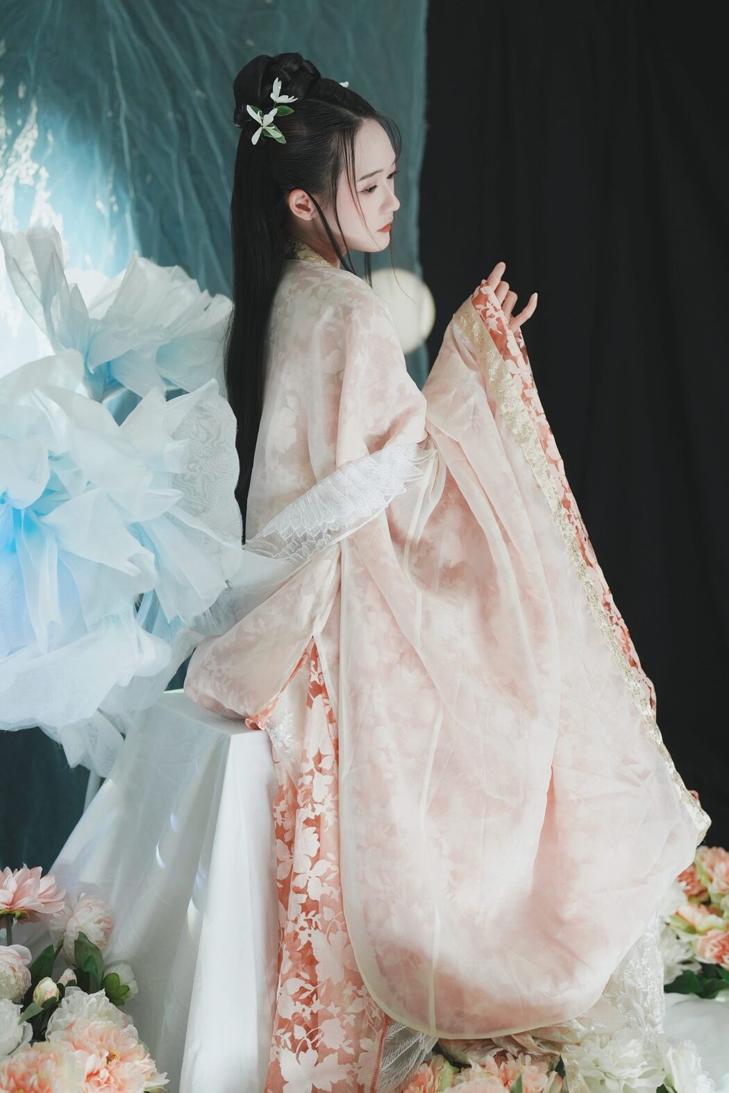 YiTuYu艺图语 Vol.4406 Tu Zi Zzz Bu Chi Hu Luo Bo