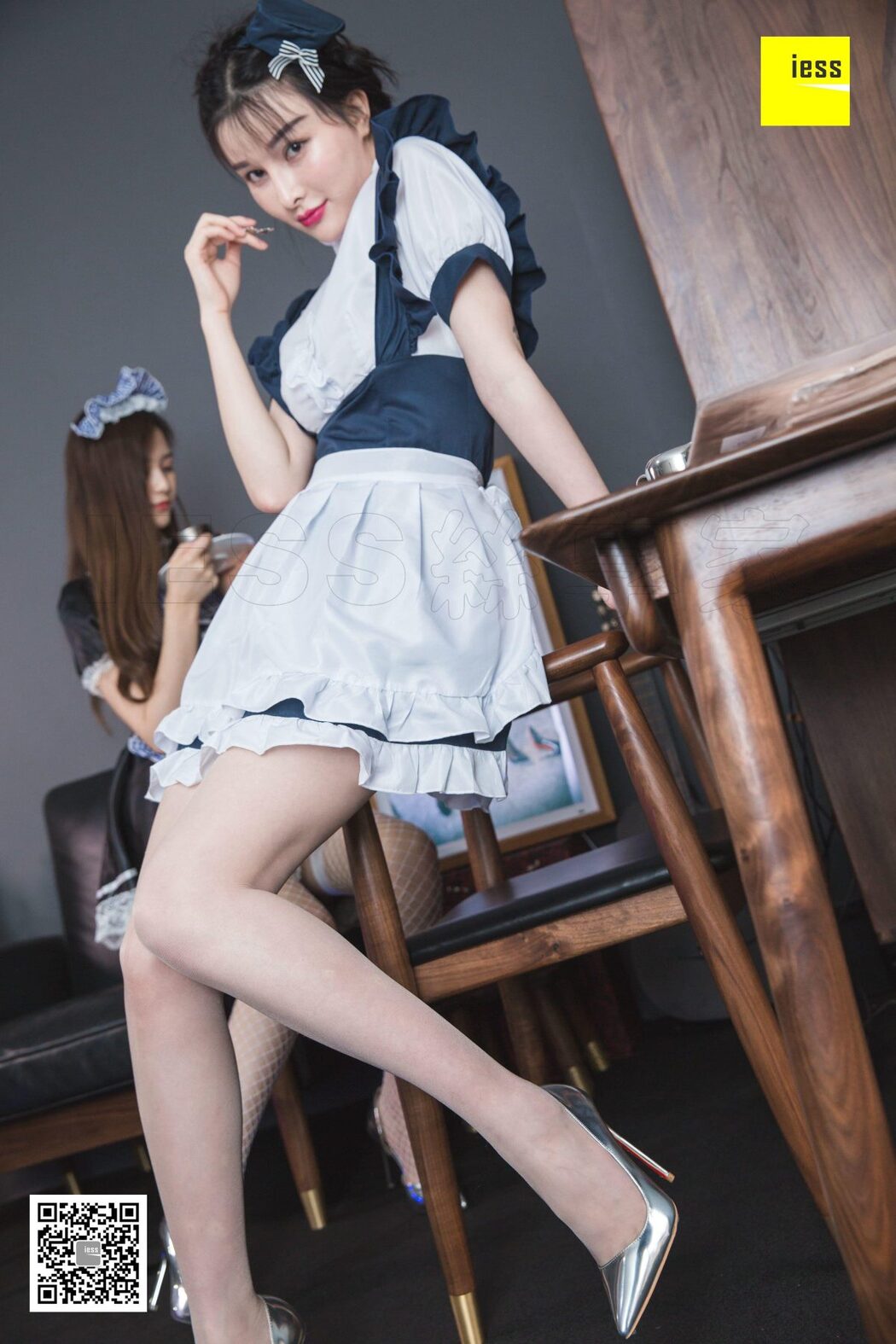 IESS异思趣向 SXJ.T042 Jiu Mei