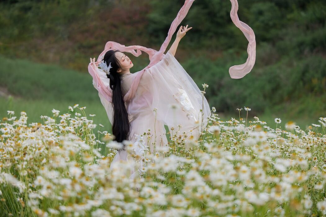 YiTuYu艺图语 Vol.4383 Qian Mo Hong Chen