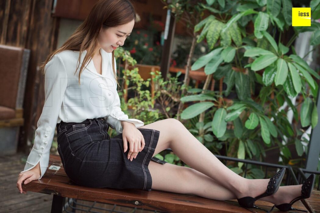 IESS异思趣向 SXJ.382 Zi Zi