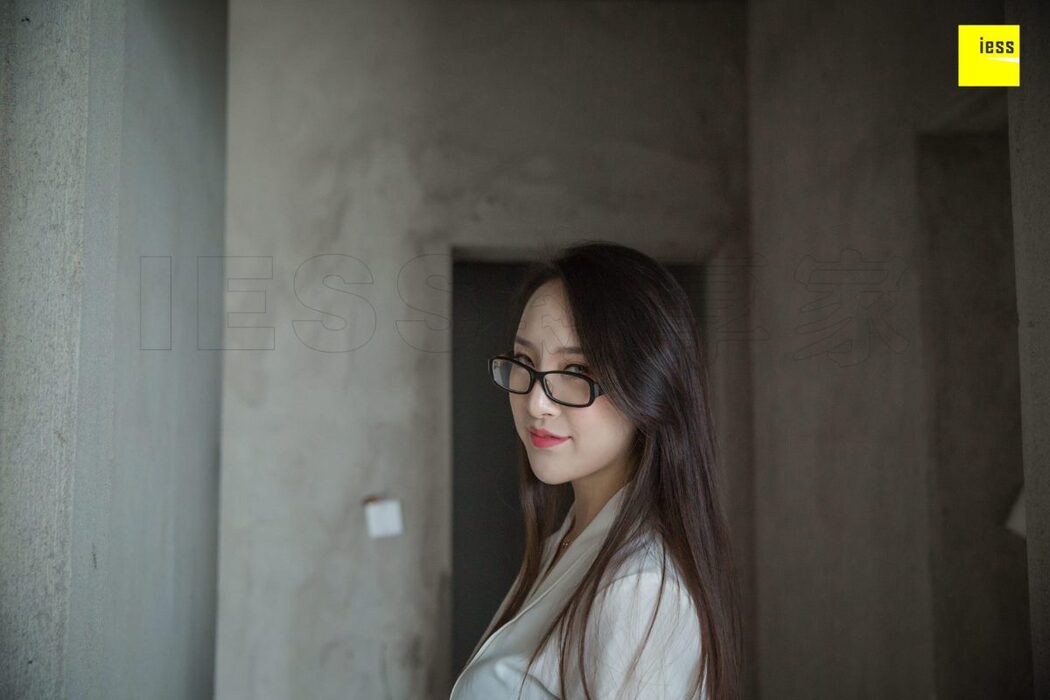 IESS异思趣向 SXJ.T044 Yun Zhi