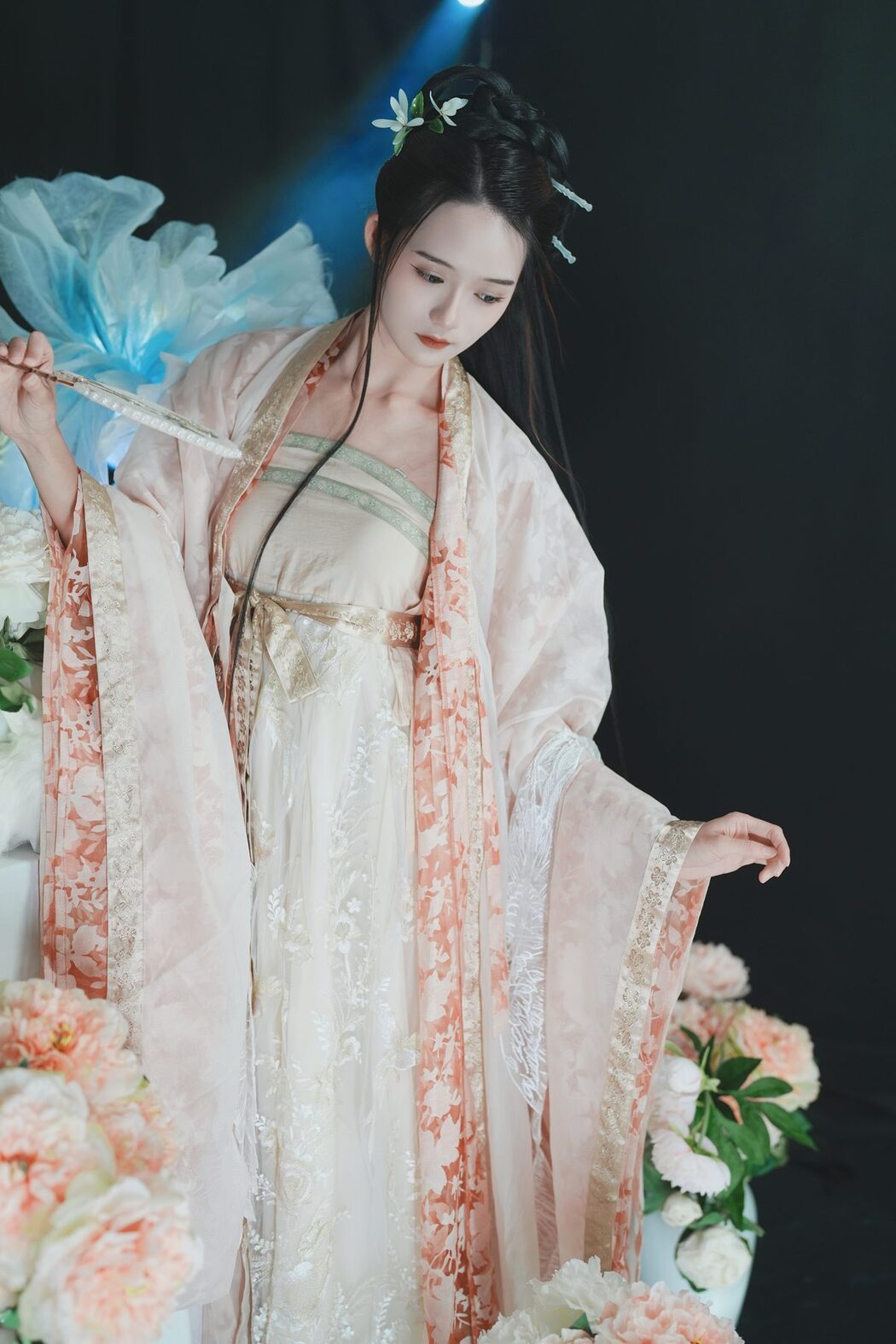 YiTuYu艺图语 Vol.4406 Tu Zi Zzz Bu Chi Hu Luo Bo