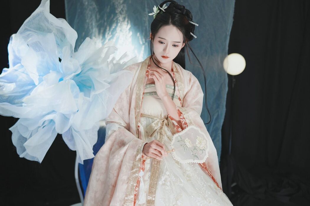 YiTuYu艺图语 Vol.4406 Tu Zi Zzz Bu Chi Hu Luo Bo