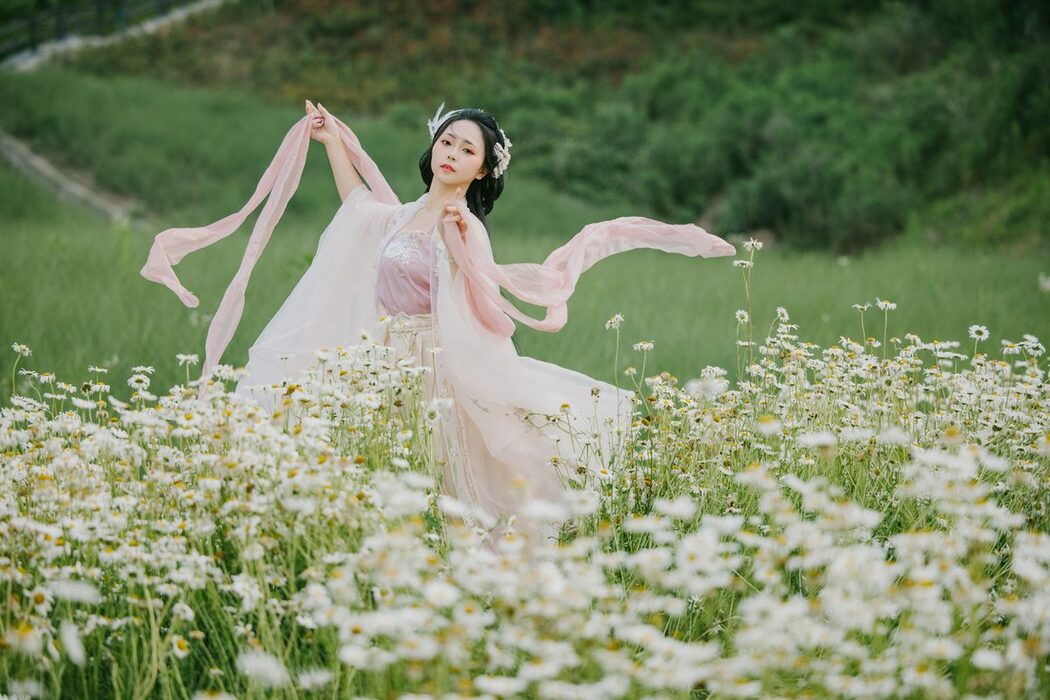 YiTuYu艺图语 Vol.4383 Qian Mo Hong Chen