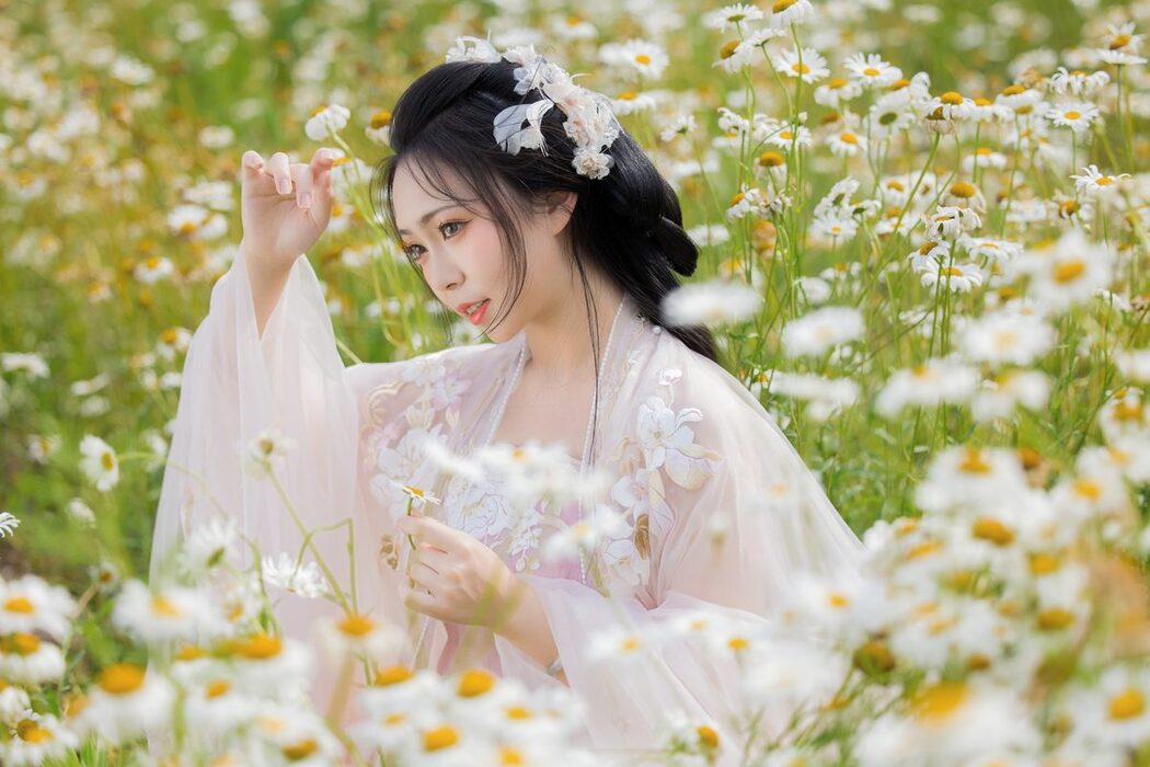 YiTuYu艺图语 Vol.4383 Qian Mo Hong Chen