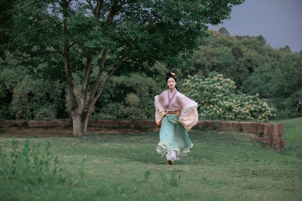 YiTuYu艺图语 Vol.4585 Ling Zi Xi