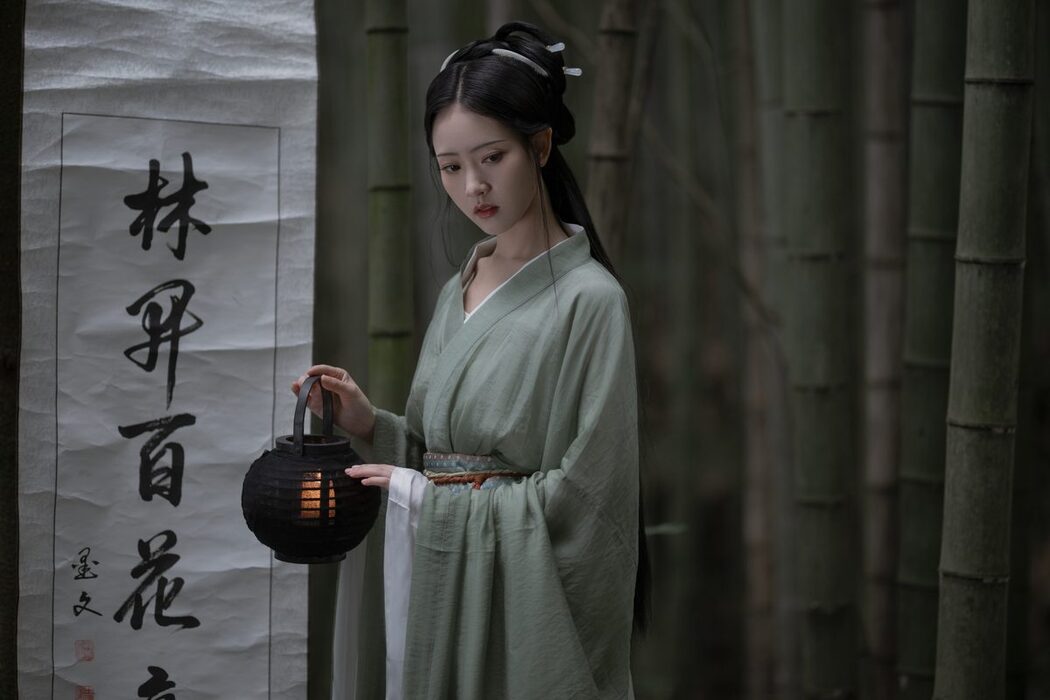 YiTuYu艺图语 Vol.4637 Lin Aki Nai