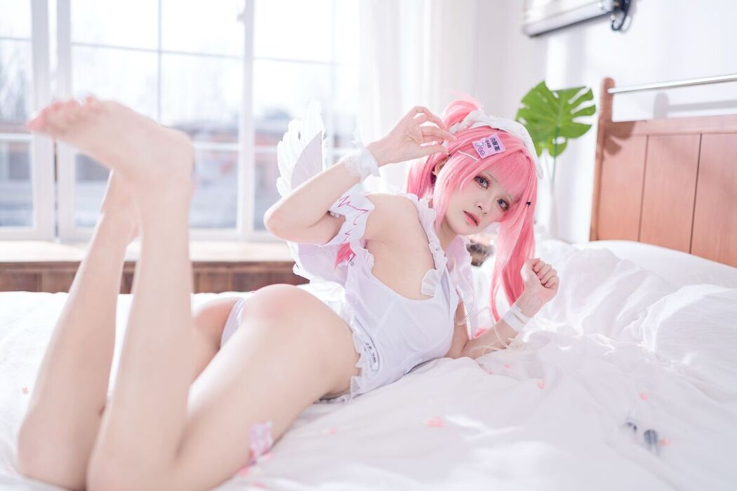 Coser@九柒喵 – 小护士针筒 (49P)