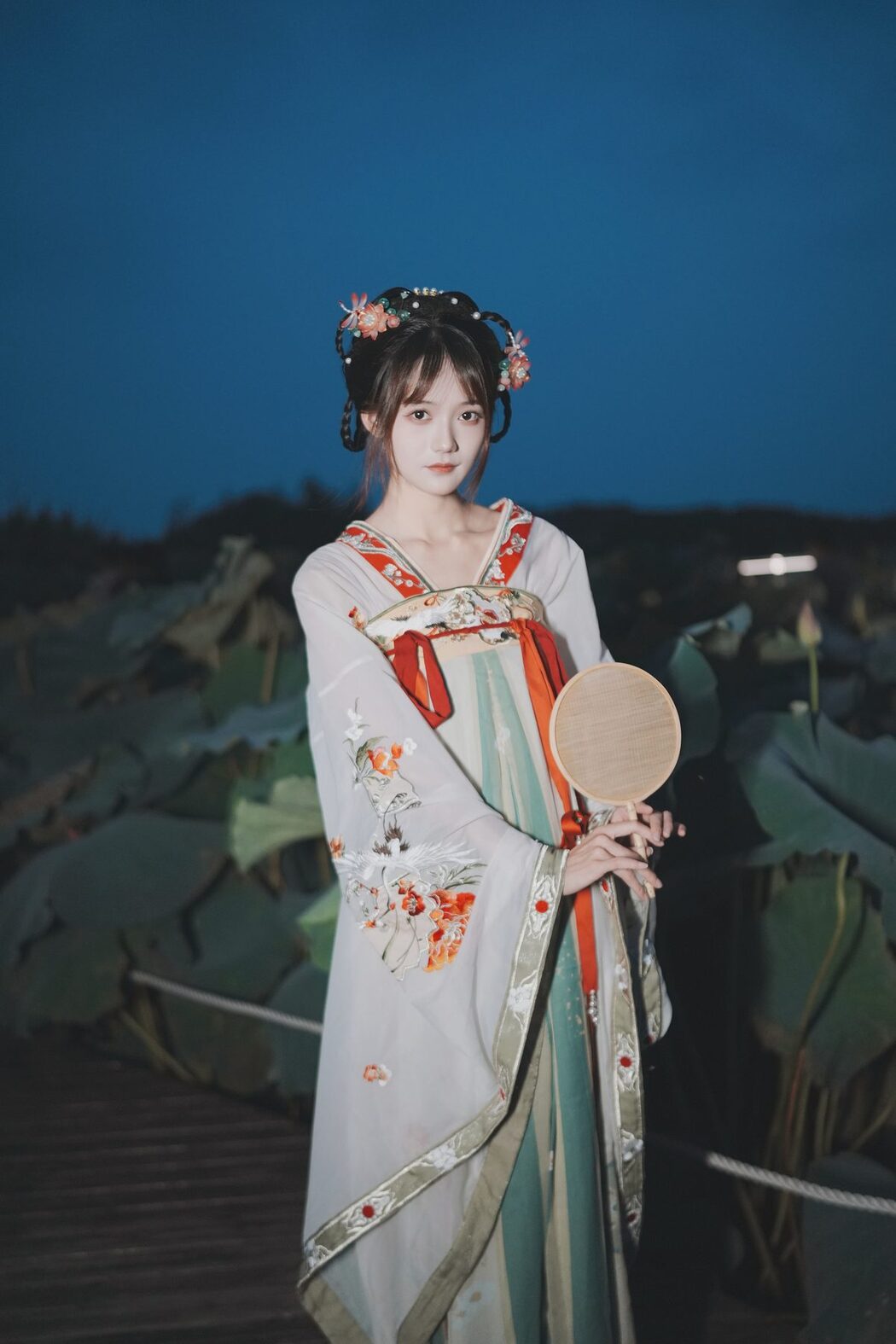 YiTuYu艺图语 Vol.4772 Tu Zi Zzz Bu Chi Hu Luo Bo