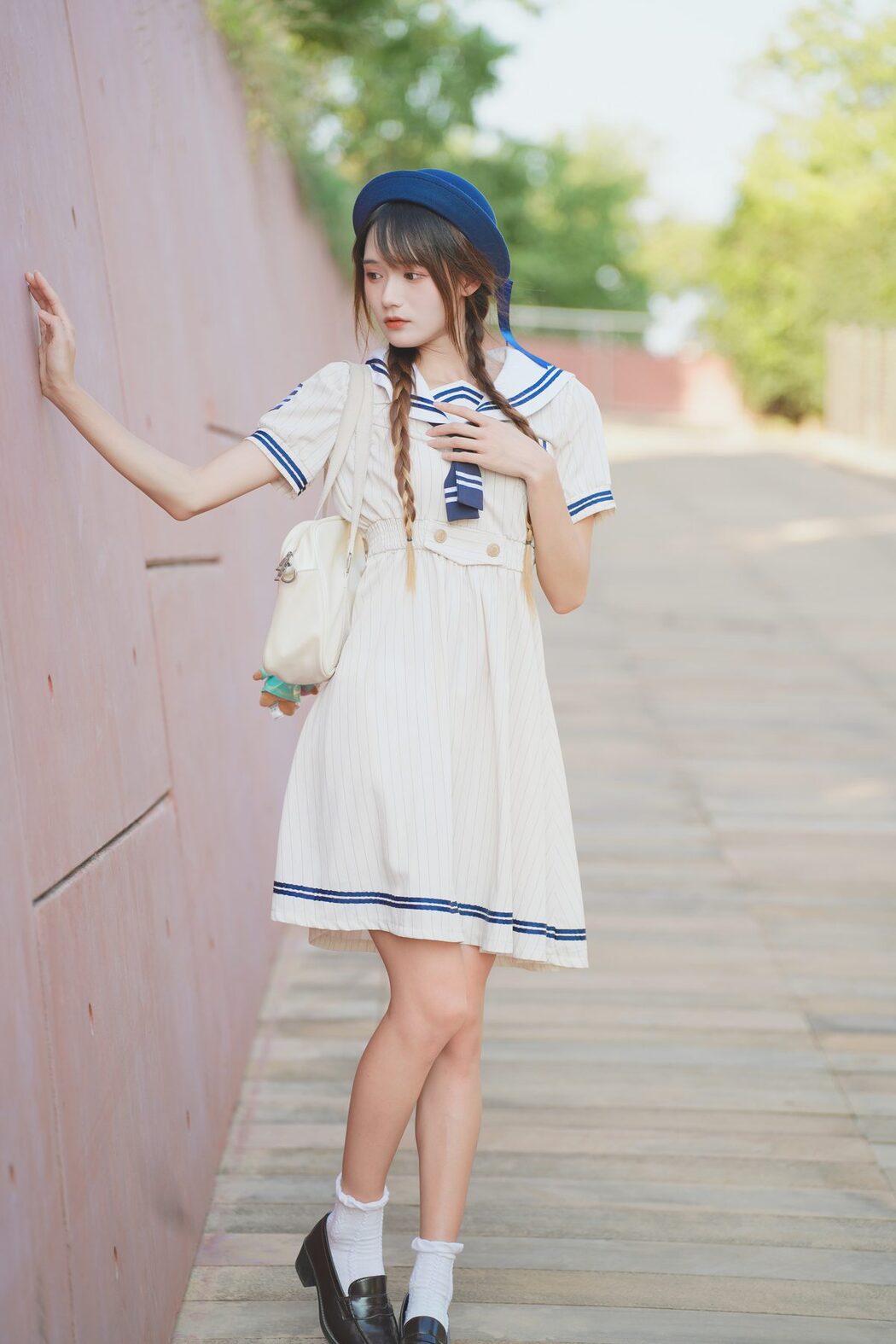 YiTuYu艺图语 Vol.4755 Tu Zi Zzz Bu Chi Hu Luo Bo