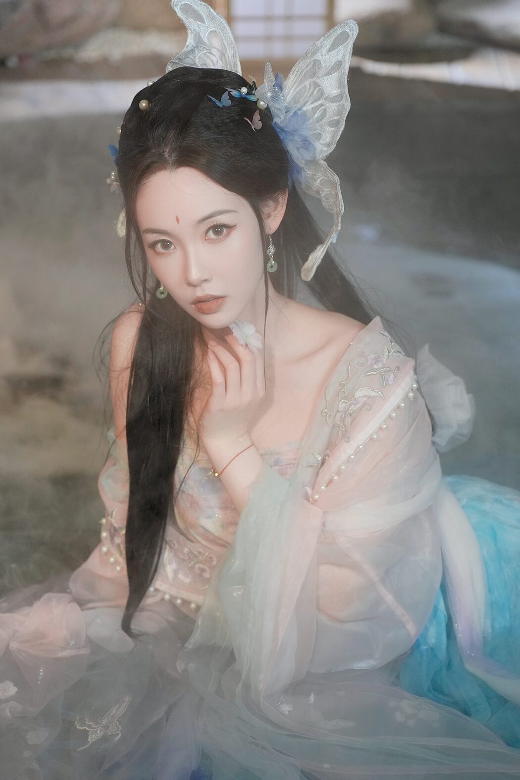 YiTuYu艺图语 Vol.4768 Vi Ge Vivian Cover Photo