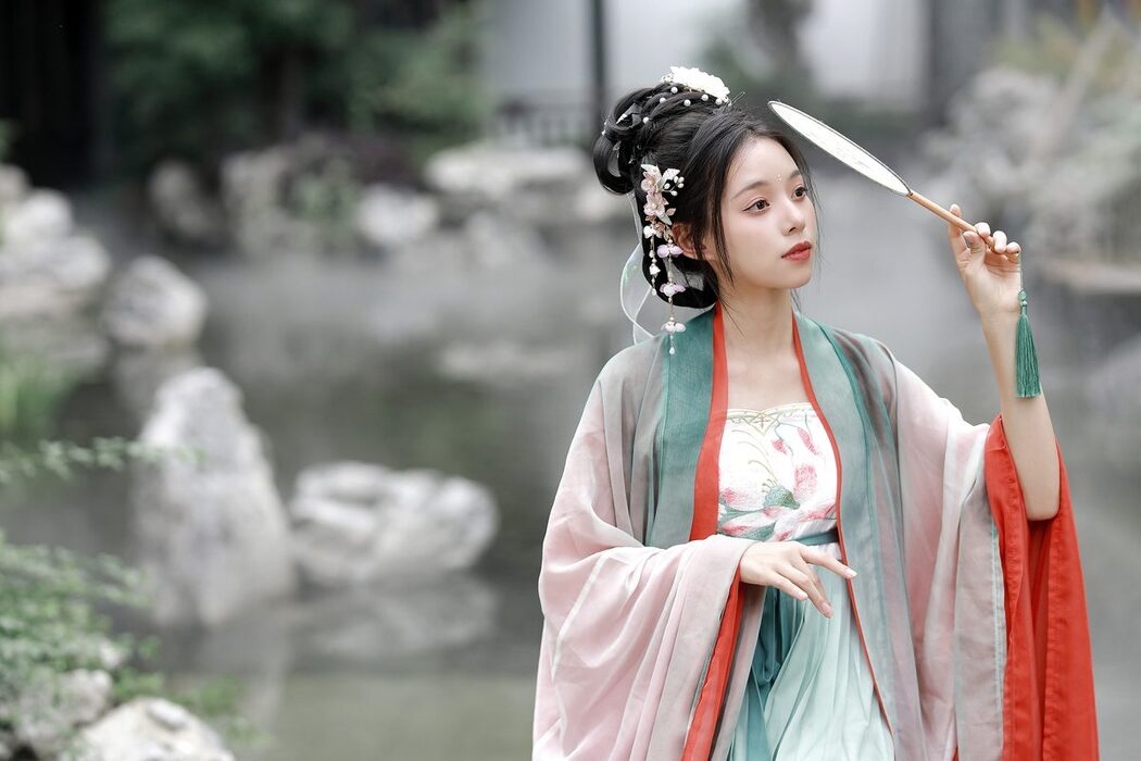 YiTuYu艺图语 Vol.4826 Li Lu Lu