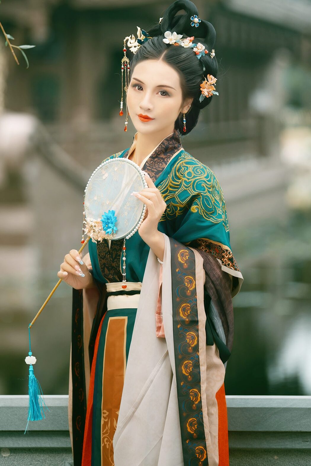 YiTuYu艺图语 Vol.4828 Bai Xue Cover Photo
