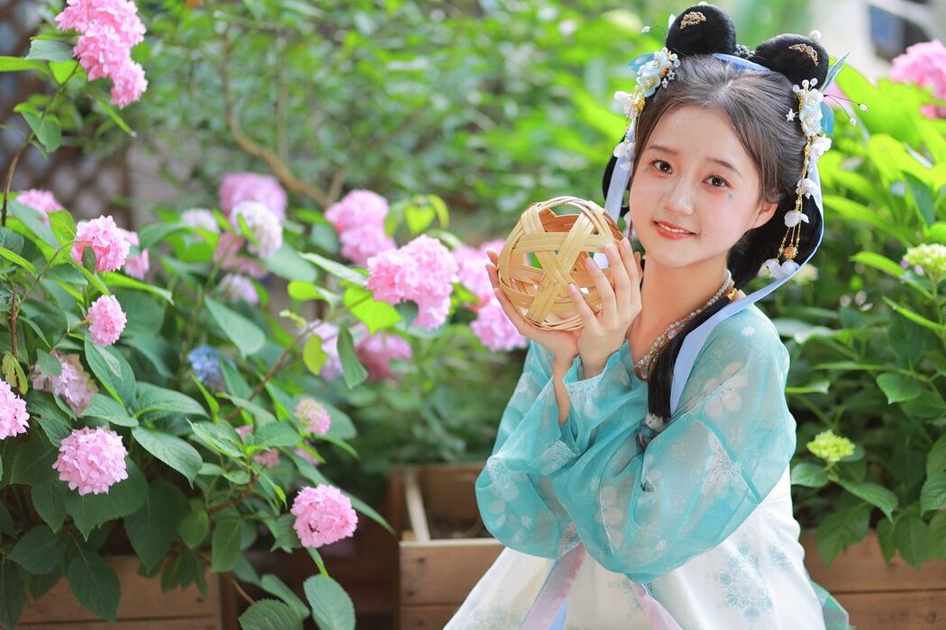 YiTuYu艺图语 Vol.4703 You Er Bai Bai