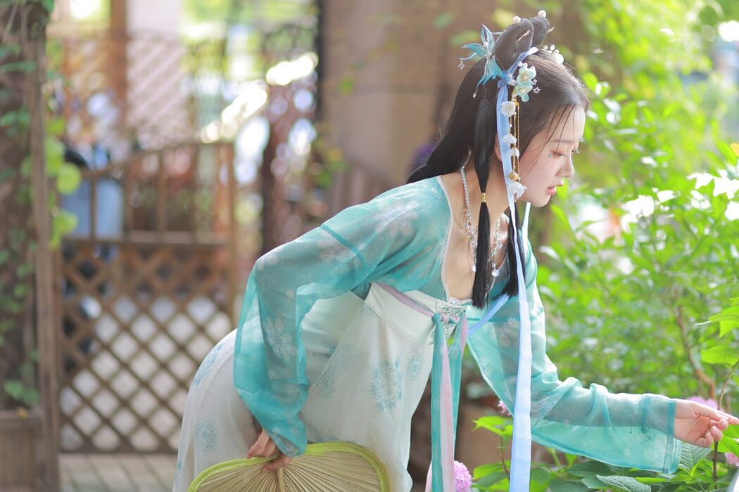 YiTuYu艺图语 Vol.4703 You Er Bai Bai