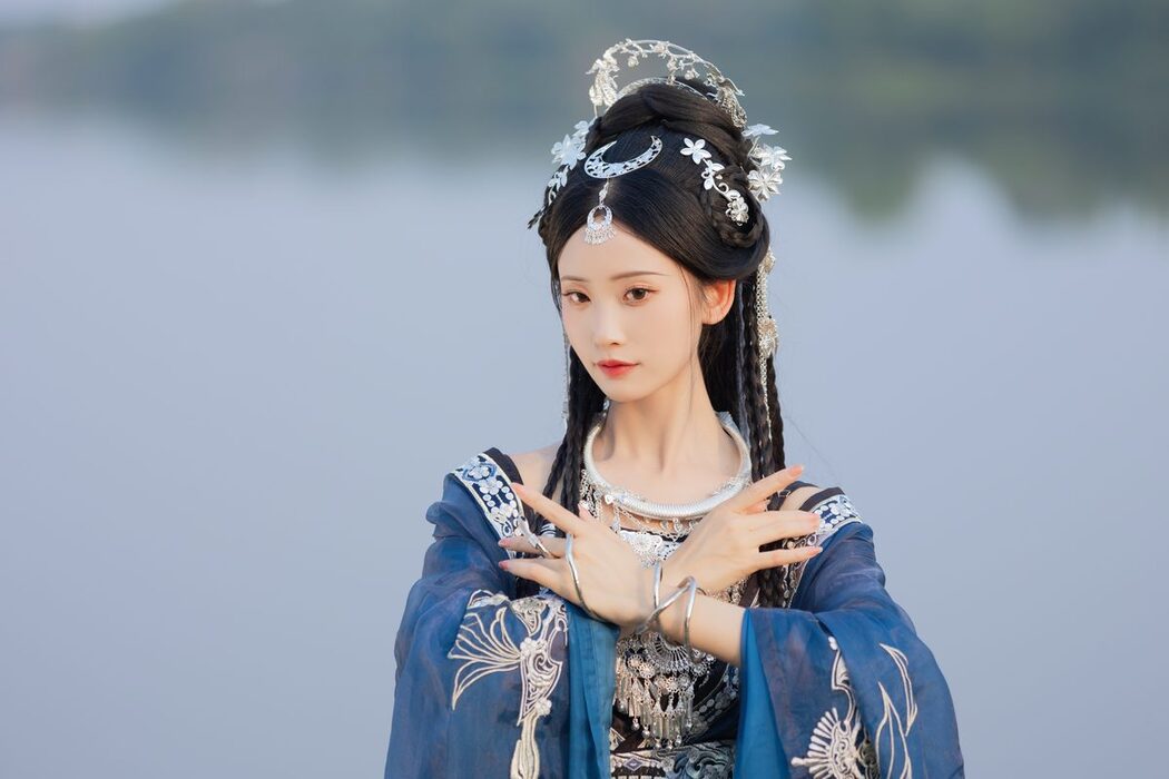 YiTuYu艺图语 Vol.4761 Jia Yue Yue Yue