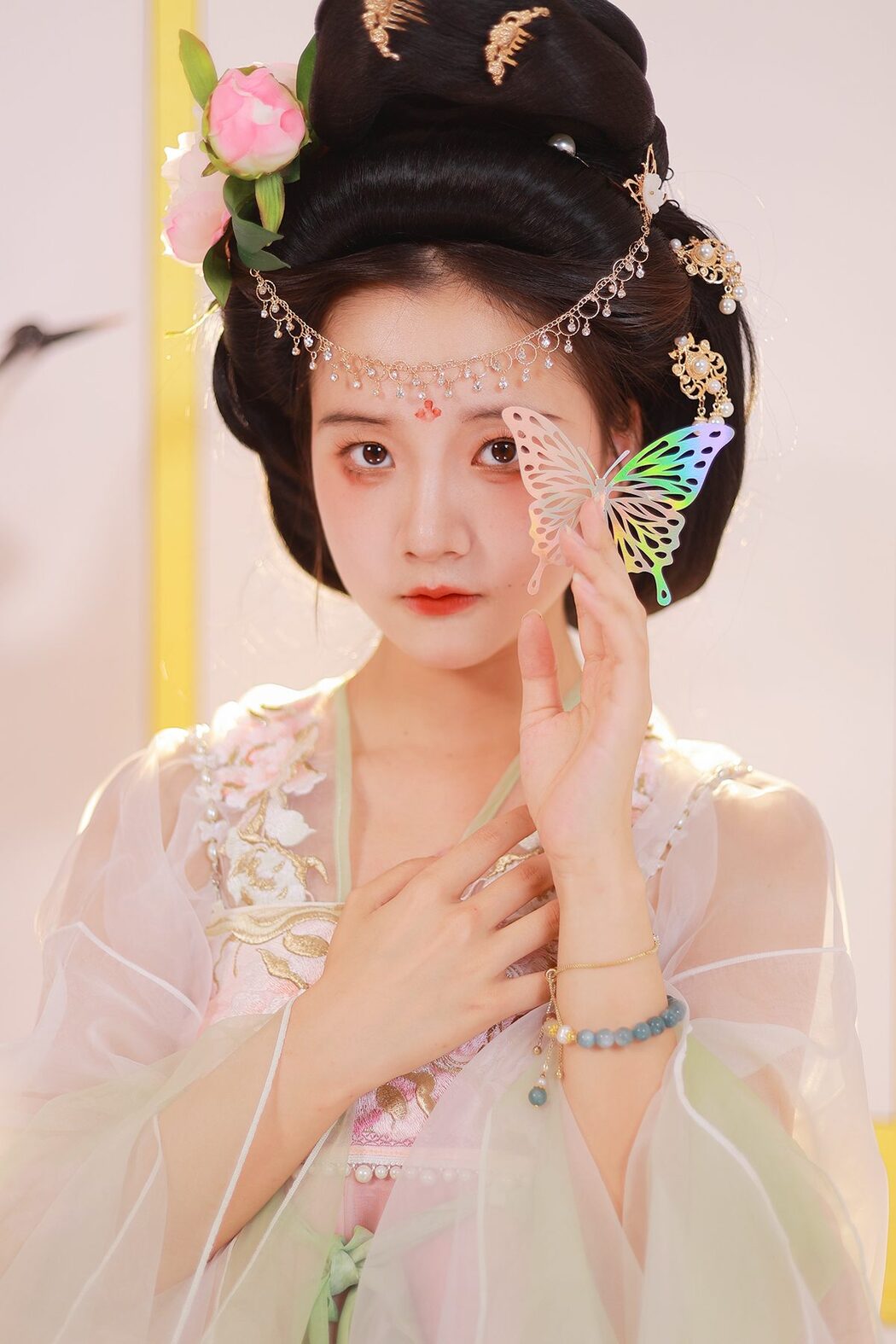 YiTuYu艺图语 Vol.4711 You Er Bai Bai Cover Photo