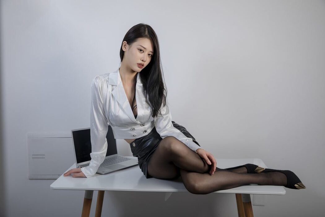 YiTuYu艺图语 Vol.4715 Chenaling_cl