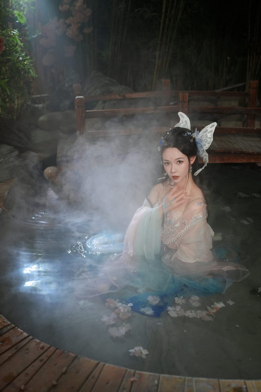 YiTuYu艺图语 Vol.4768 Vi Ge Vivian