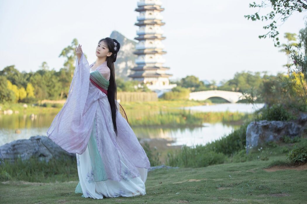 YiTuYu艺图语 Vol.4701 Suan La Tang Er