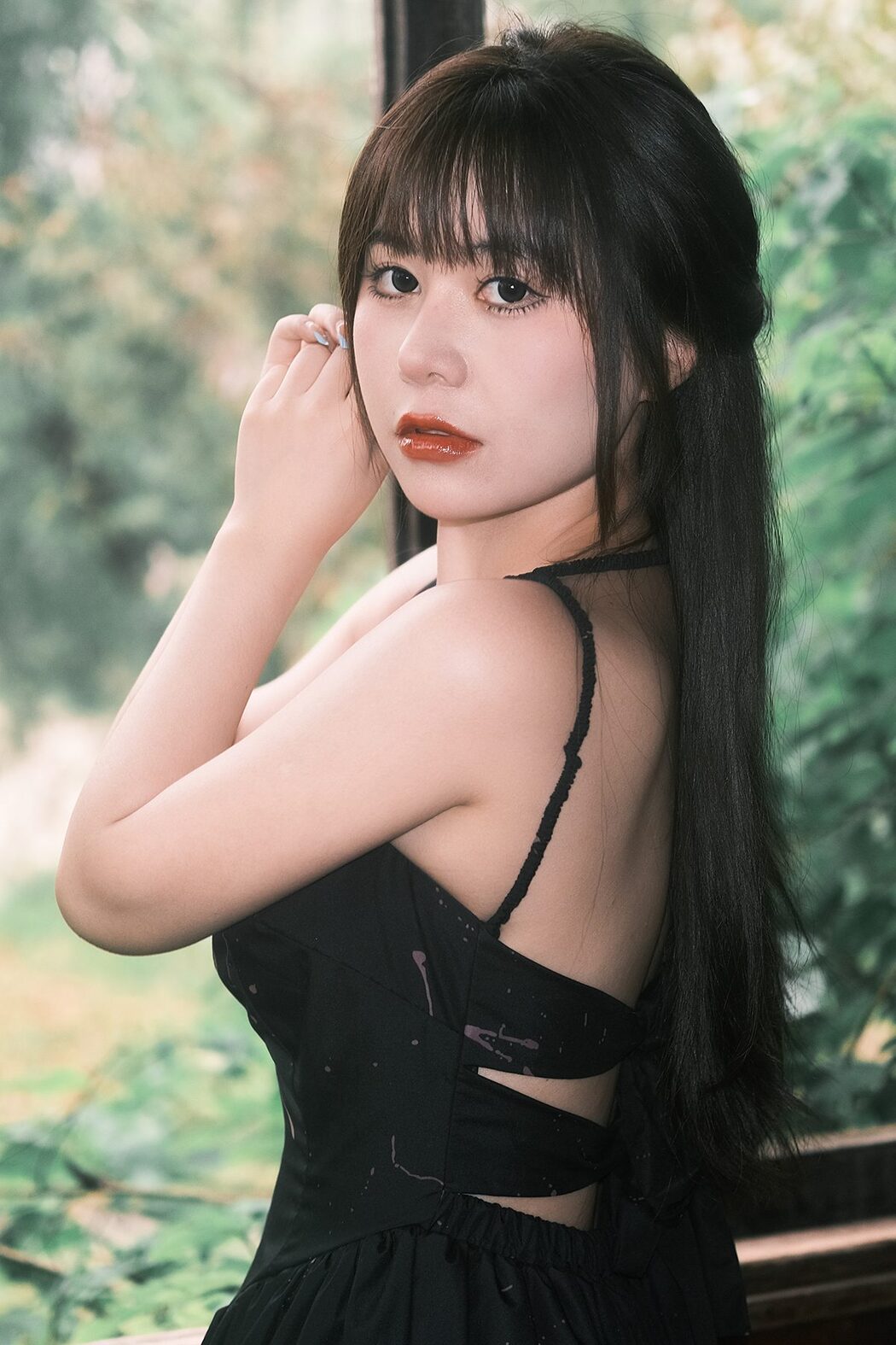YiTuYu艺图语 Vol.4922 He Ming Zhi Ying Cover Photo