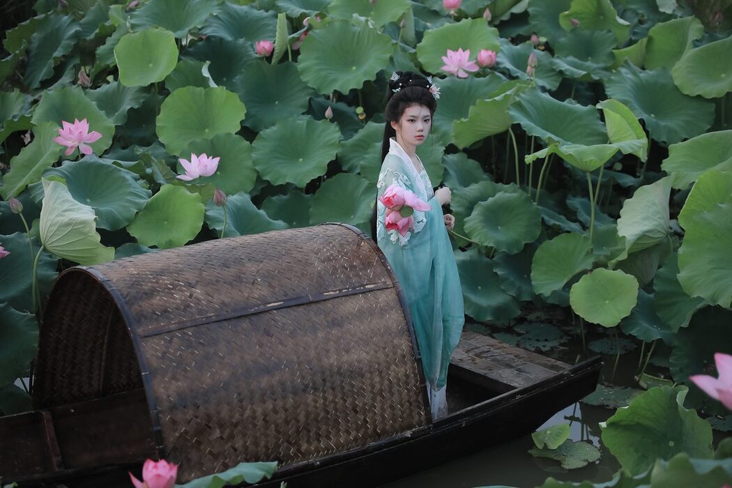 YiTuYu艺图语 Vol.4940 Zhi Zi Hua