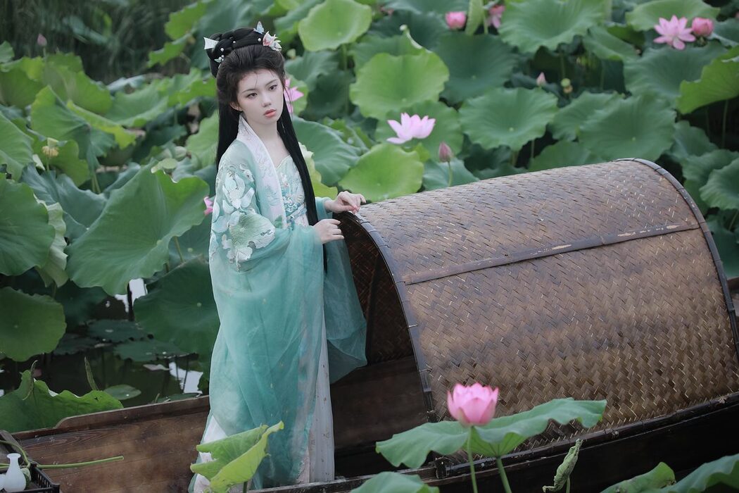 YiTuYu艺图语 Vol.4940 Zhi Zi Hua