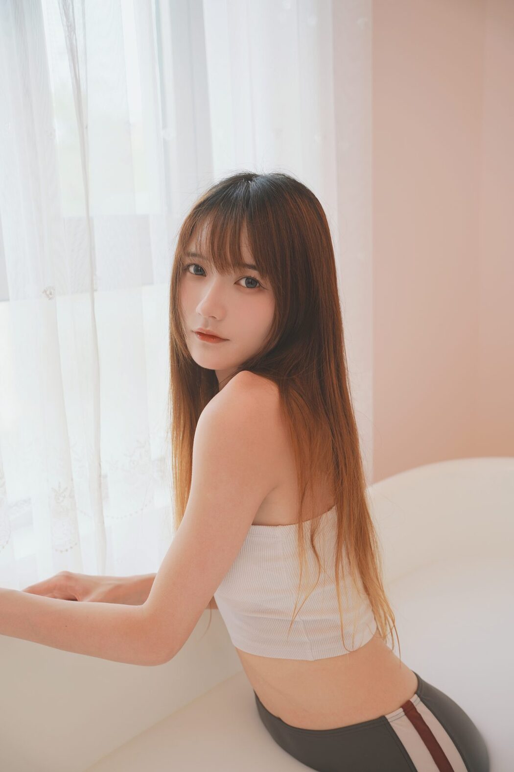 YiTuYu艺图语 Vol.4920 Tu Zi Zzz Bu Chi Hu Luo Bo
